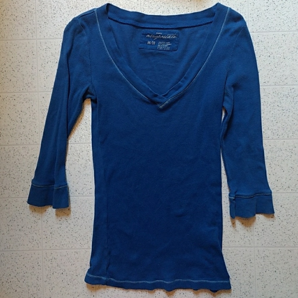 Blue 3/4 sleeve shirt